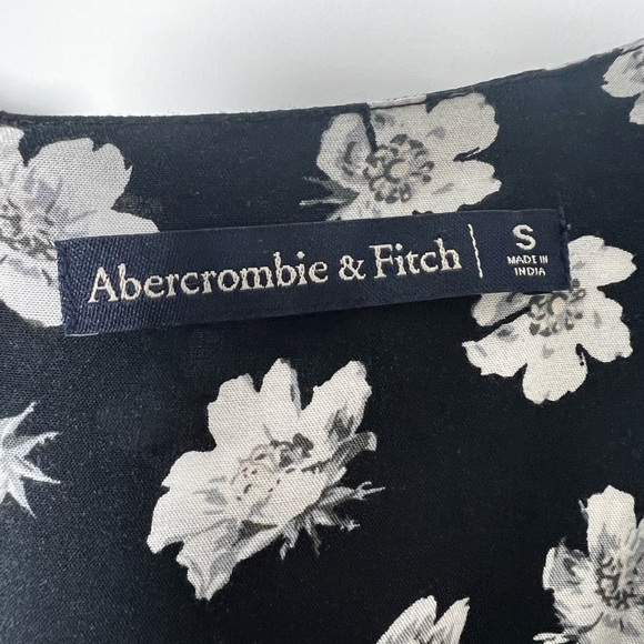 Abercrombie & Fitch Black Floral Tie-Front Romper Women’s Small Boho Coquette - Picture 6 of 7